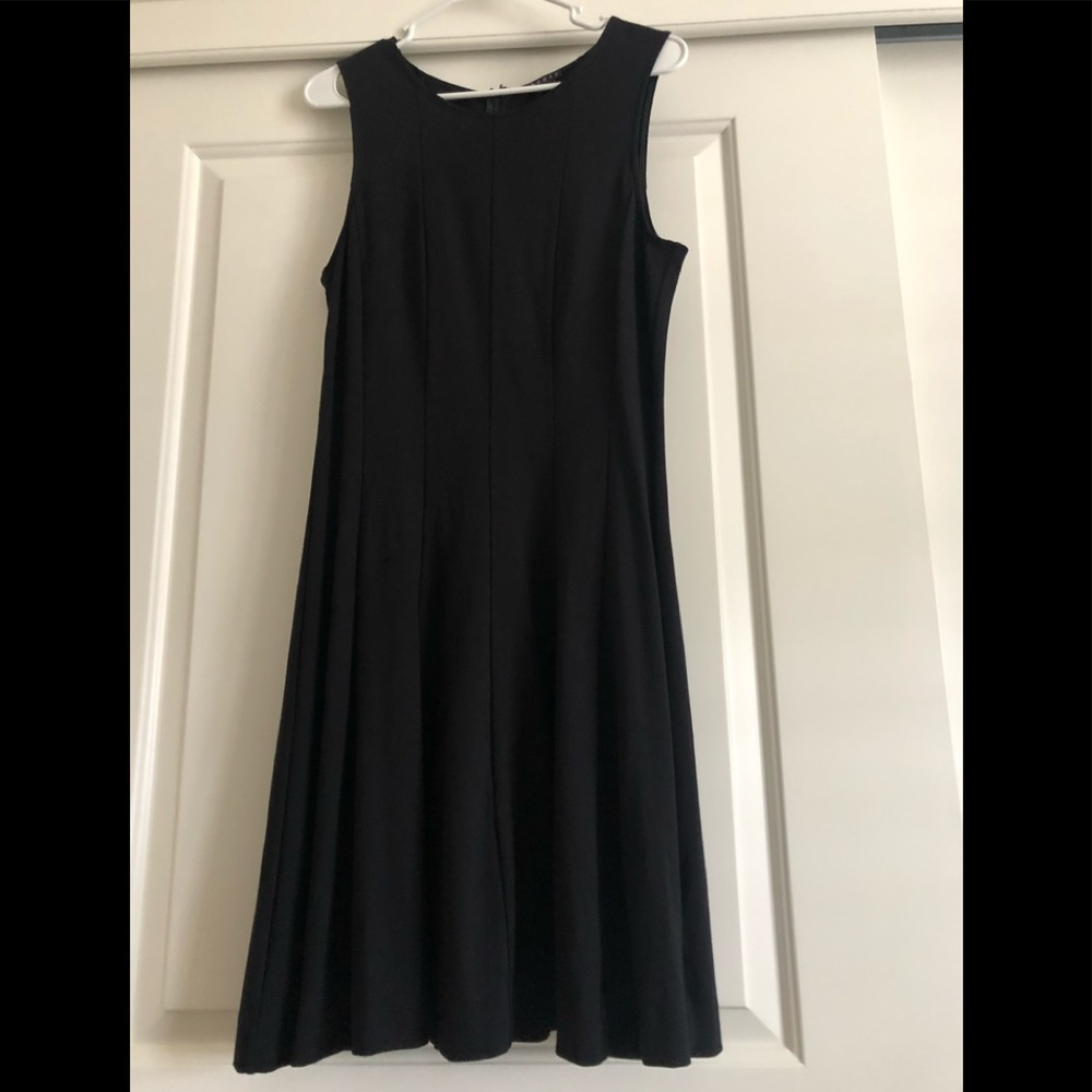 Theory sleeveless dress size 12. Looks new.